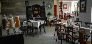 Diamond Rose Guest House Bed and Breakfast Dining Room