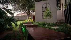 Diamond Rose Guest House - Peaceful Garden - Middelburg Accommodation
