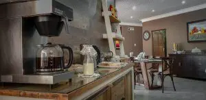 Diamond Rose Guest House Bed and Breakfast Dining Room